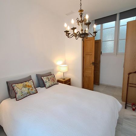 Apartamentos Almirante Hoyos Sevilha Exterior foto